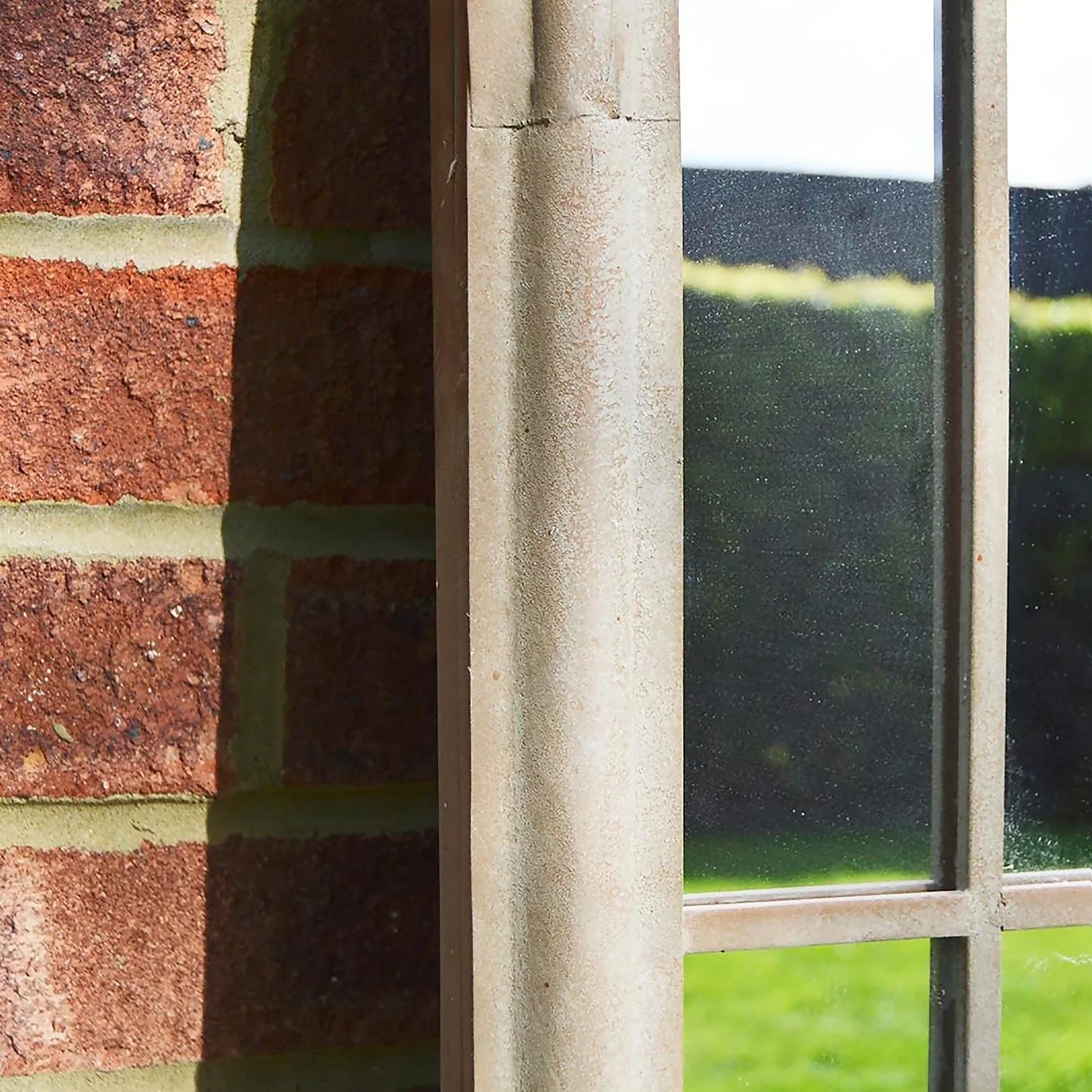 MirrorOutlet Somerley Sunflower Gothic Arch Large Garden Mirror - 150x61 Cm 2 MirrorOutlet Somerley Sunflower Gothic Arch Large Garden Mirror - 150x61 Cm - Image 2